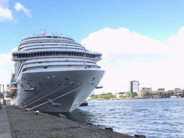  Costa Firenze van Costa Cruises aan de Cruise Terminal Rotterdam